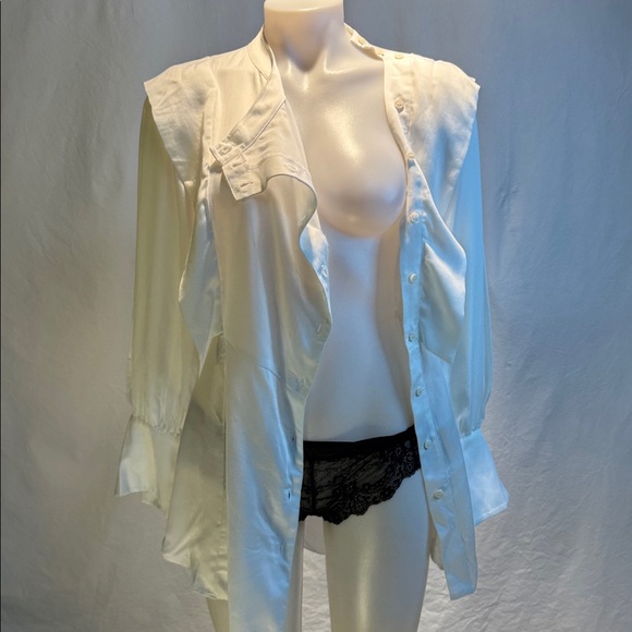 BCBGMaxAzria Classic White Top - Picture 9 of 16